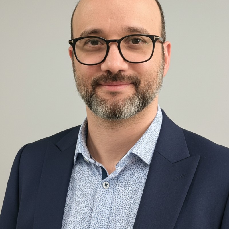 Portrait de El Mehdi Boulmarouf, partenaire d'affaires de SanaConsulting, responsable technique et sécurité